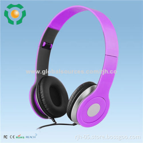 Headphones, Manufacture in China, Lightweight and Comfortable, Universal 3.5mm Gold Plug